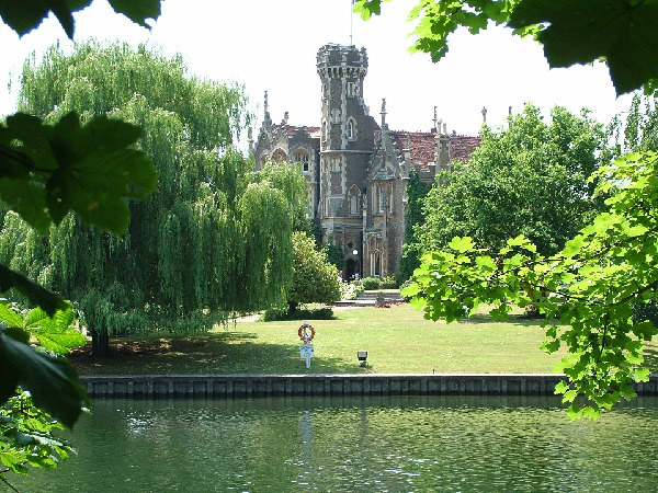 Oakley Court